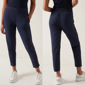 ATHLETA Brooklyn Ankle Slim Leg Lightweight Pant in Navy Size 10 Tall 198671